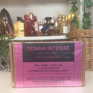 Donna Intense Eau de Parfum by - Pink